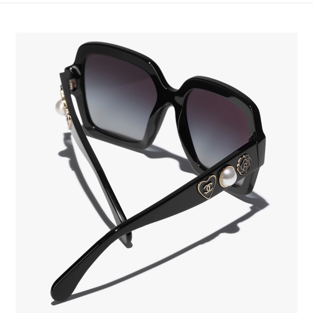 Chanel Pearl Sunglasses with Case
